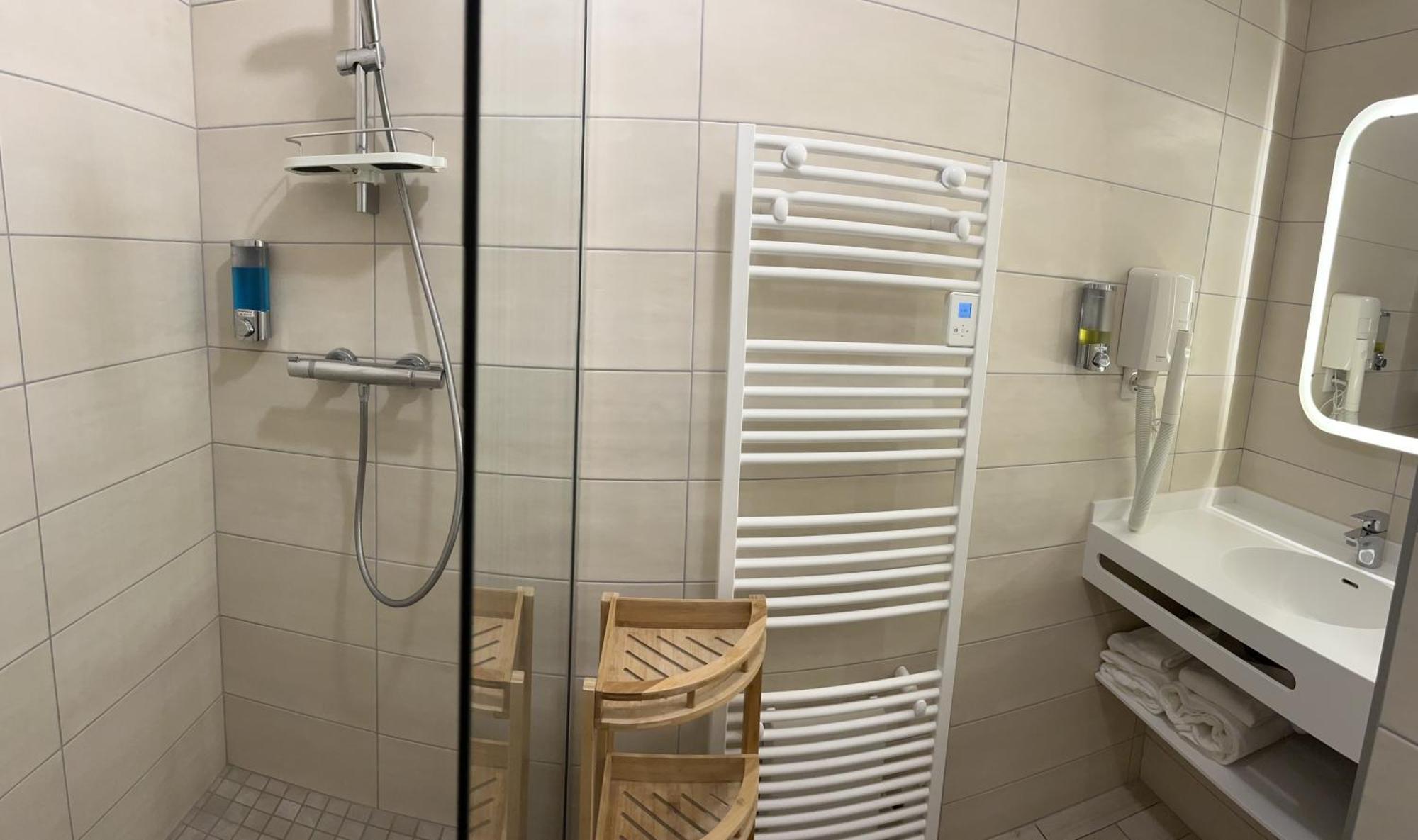 Hotel Logis Des Messageries Arbois